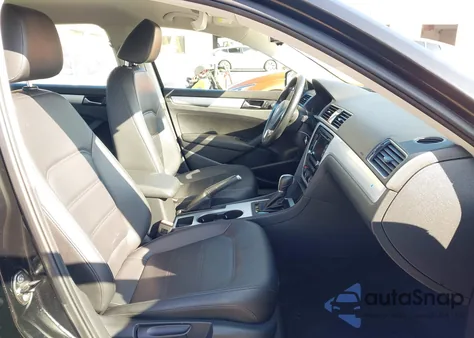 2013 Volkswagen Passat 2.5L Se из США, поврежденный, VIN 1VWBP7A3XDC038066